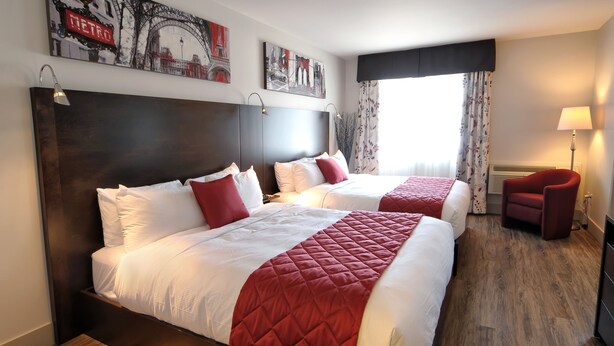 Desk, soundproofing, iron/ironing board, rollaway beds - Hôtel Le Floral (Sherbrooke)