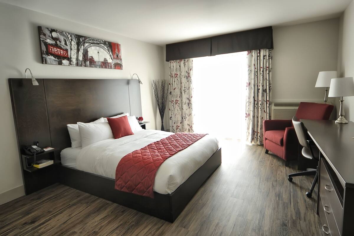 Superior Room, 1 Queen Bed with Sofa bed, Accessible | Desk, soundproofing, iron/ironing board, rollaway beds (surcharge)