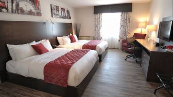 デスク、防音設備、アイロン / アイロン台、可動式ベッド