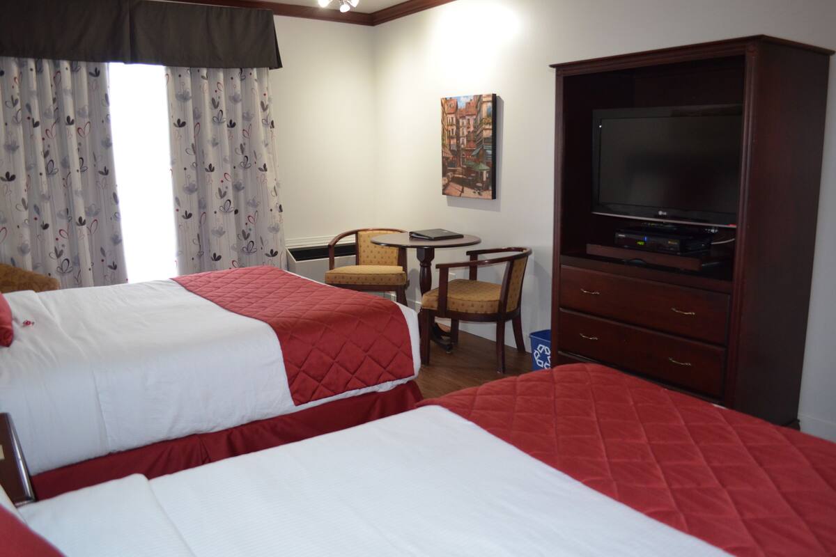 Comfort Room, 2 Queen Beds | Desk, soundproofing, iron/ironing board, rollaway beds (surcharge)