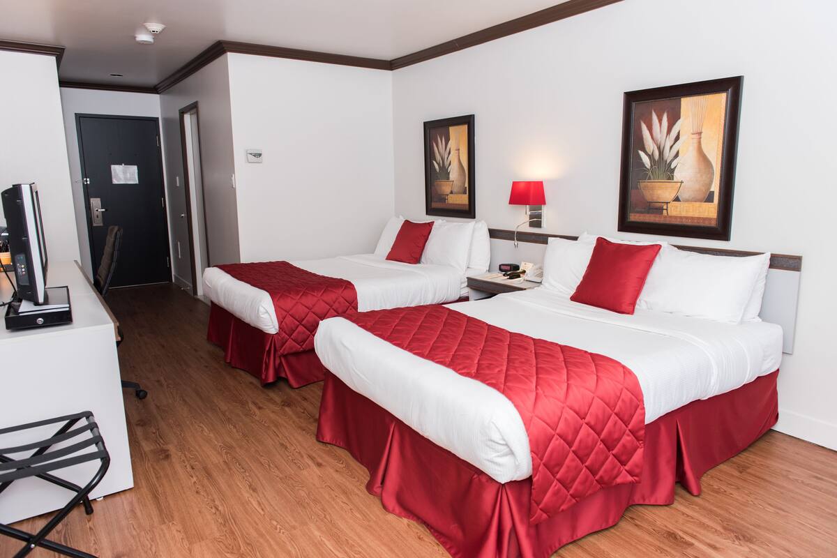 Comfort Room, 2 Double Beds, Balcony | Desk, soundproofing, iron/ironing board, rollaway beds (surcharge)