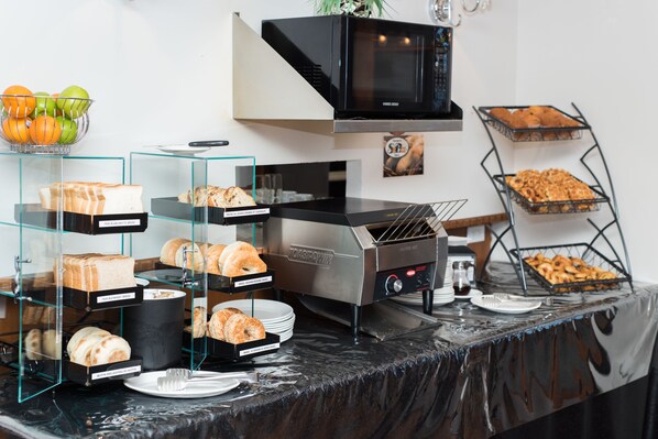 Free daily full breakfast