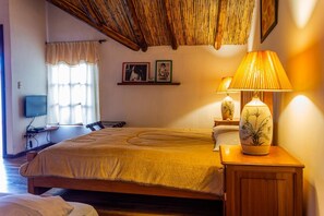 Family Suite, 2 Bedrooms, 2 Bathrooms - Casa de las Rosas (Cuenca)