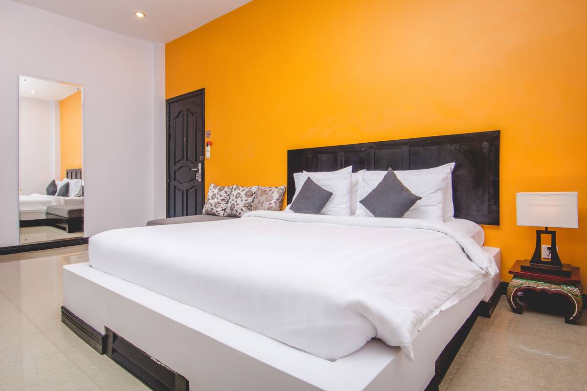 Deluxe Double Room (2 ways Transfer included) | Minibar, in-room safe, desk, laptop workspace