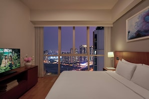 Minibar, in-room safe, desk, soundproofing - Somerset Vista Ho Chi Minh City (Ho Chi Minh City)