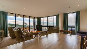 2 Bedroom Ocean View | Iron/ironing board, free WiFi