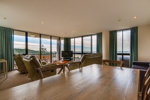 2 Bedroom Ocean View | Iron/ironing board, free WiFi