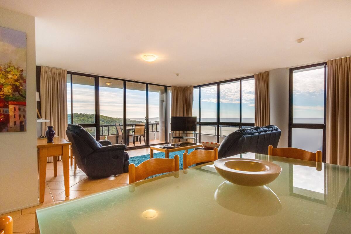 1 Bedroom Premium Ocean View | In-room dining