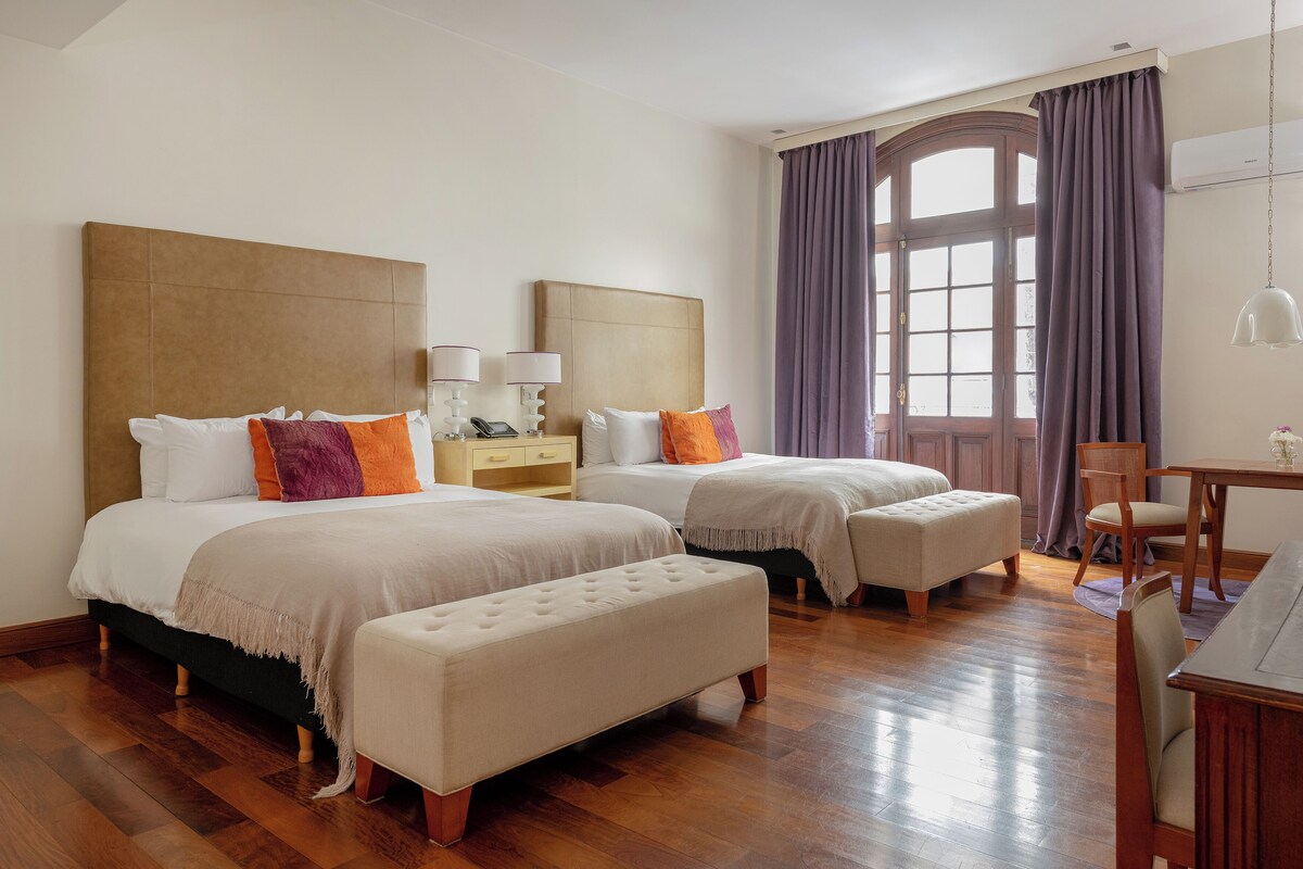 Egyptian cotton sheets, premium bedding, down comforters, pillowtop beds