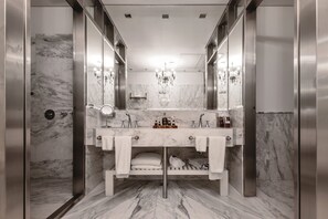 Grand Suite | Bathroom
