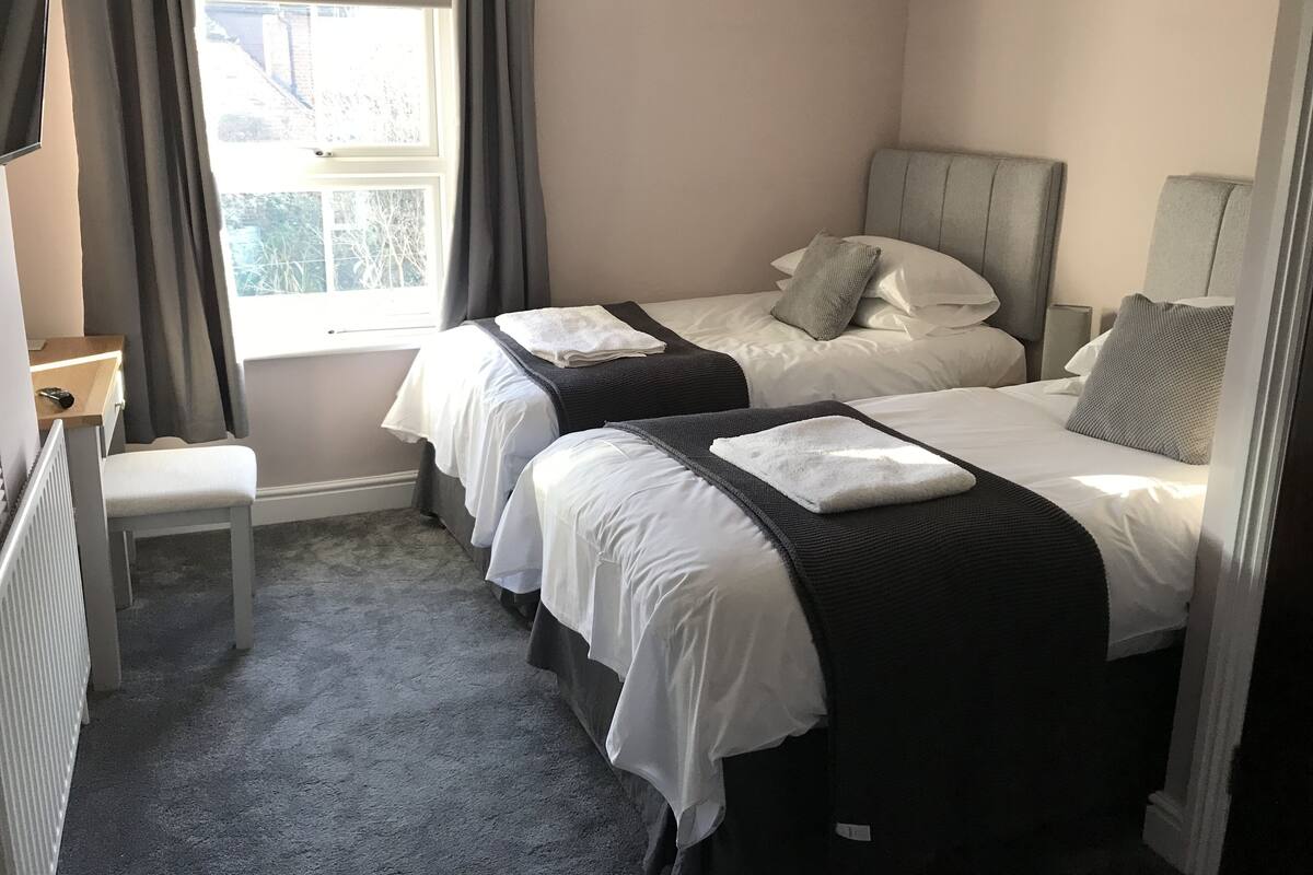Chambre Standard avec lits jumeaux, salle de bains attenante
