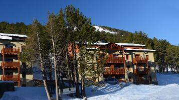 ด้านหน้าที่พัก