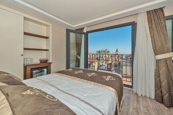 Chambre simple Standard, 1 lit double | 10 chambres, minibar, coffre-fort pour ordinateur portable, bureau