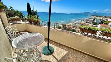 Apartment, 1 Bedroom, Balcony, Sea View | Terrace/patio