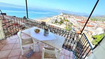 Apartment, 1 Bedroom, Balcony, Sea View | Exterior