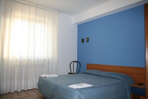 Desk, cribs/infant beds, free WiFi, bed sheets - B&B Villa Ruberto (San Giovanni Rotondo)