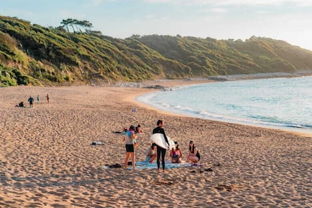 Una playa cerca