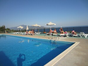 Outdoor pool - Hotel Saint Catherine (Samos)
