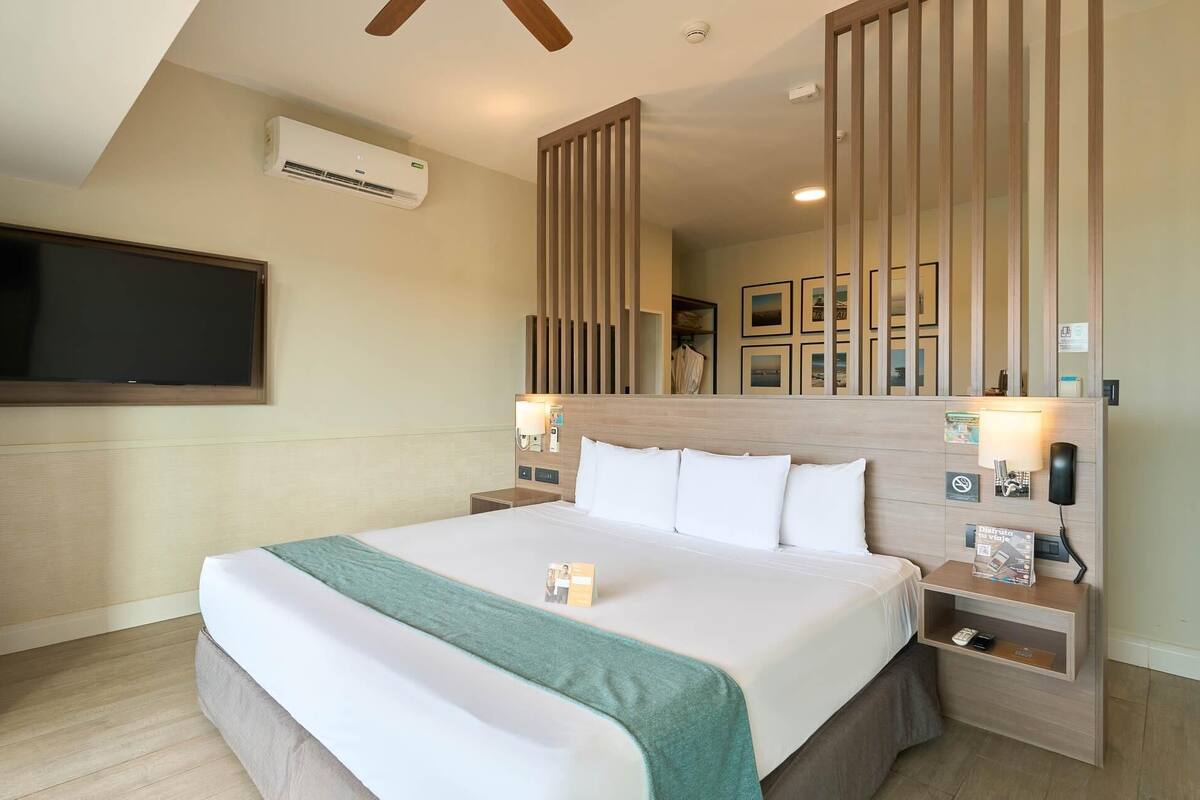 Down duvets, minibar, in-room safe, desk