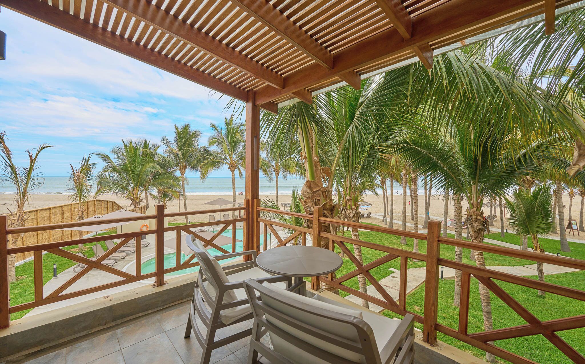 Chambre Supérieure avec lits jumeaux, terrasse | Vue depuis le balcon