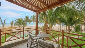 Chambre Supérieure avec lits jumeaux, terrasse | Vue depuis le balcon