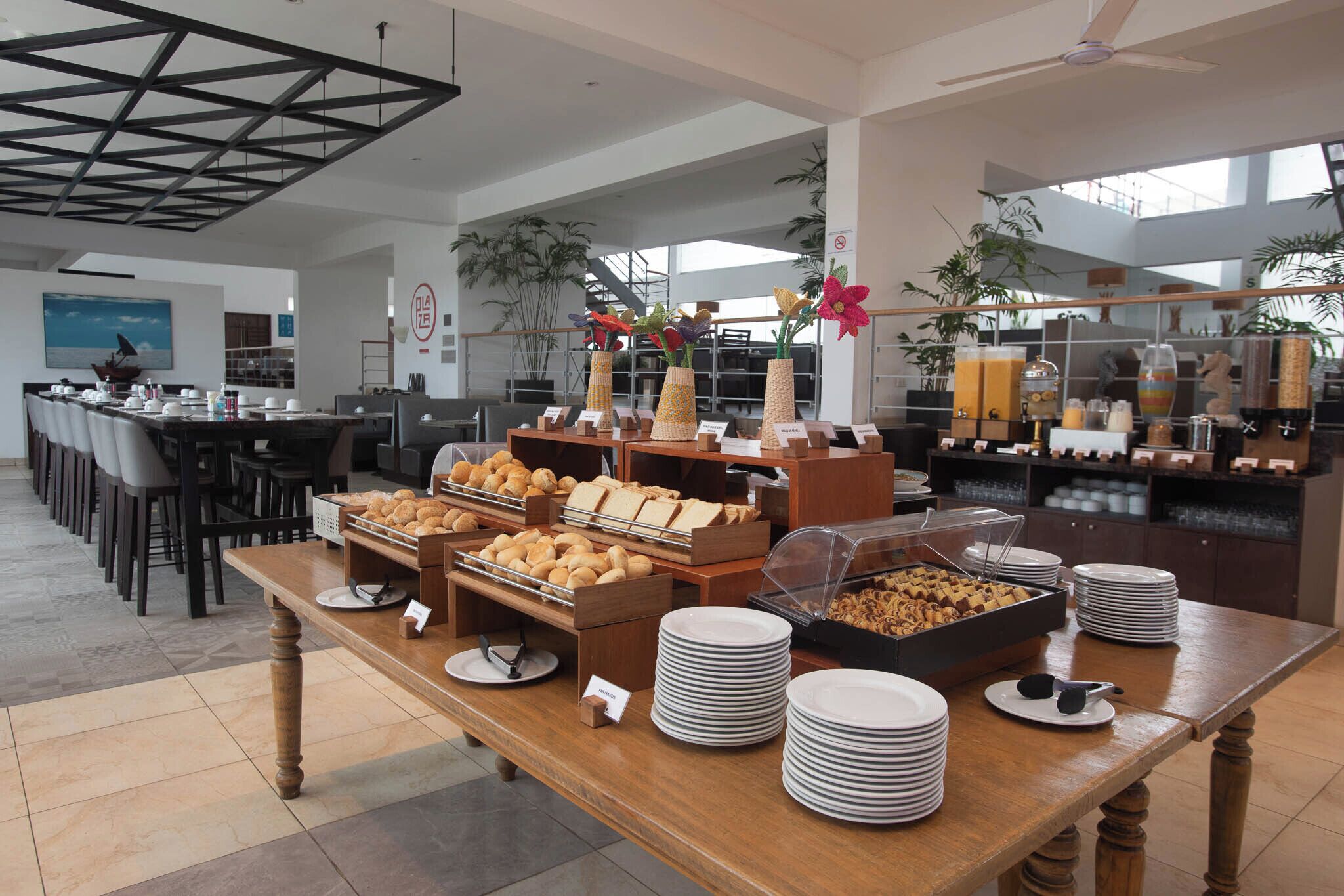 Café da manhã completo grátis