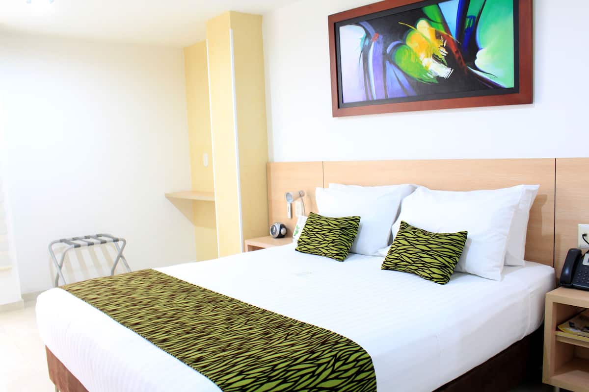 Minibar, in-room safe, desk, iron/ironing board