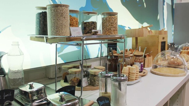 A breakfast buffet with various food items and condiments. - ibis Styles Toulouse Nord Sesquières (Toulouse)