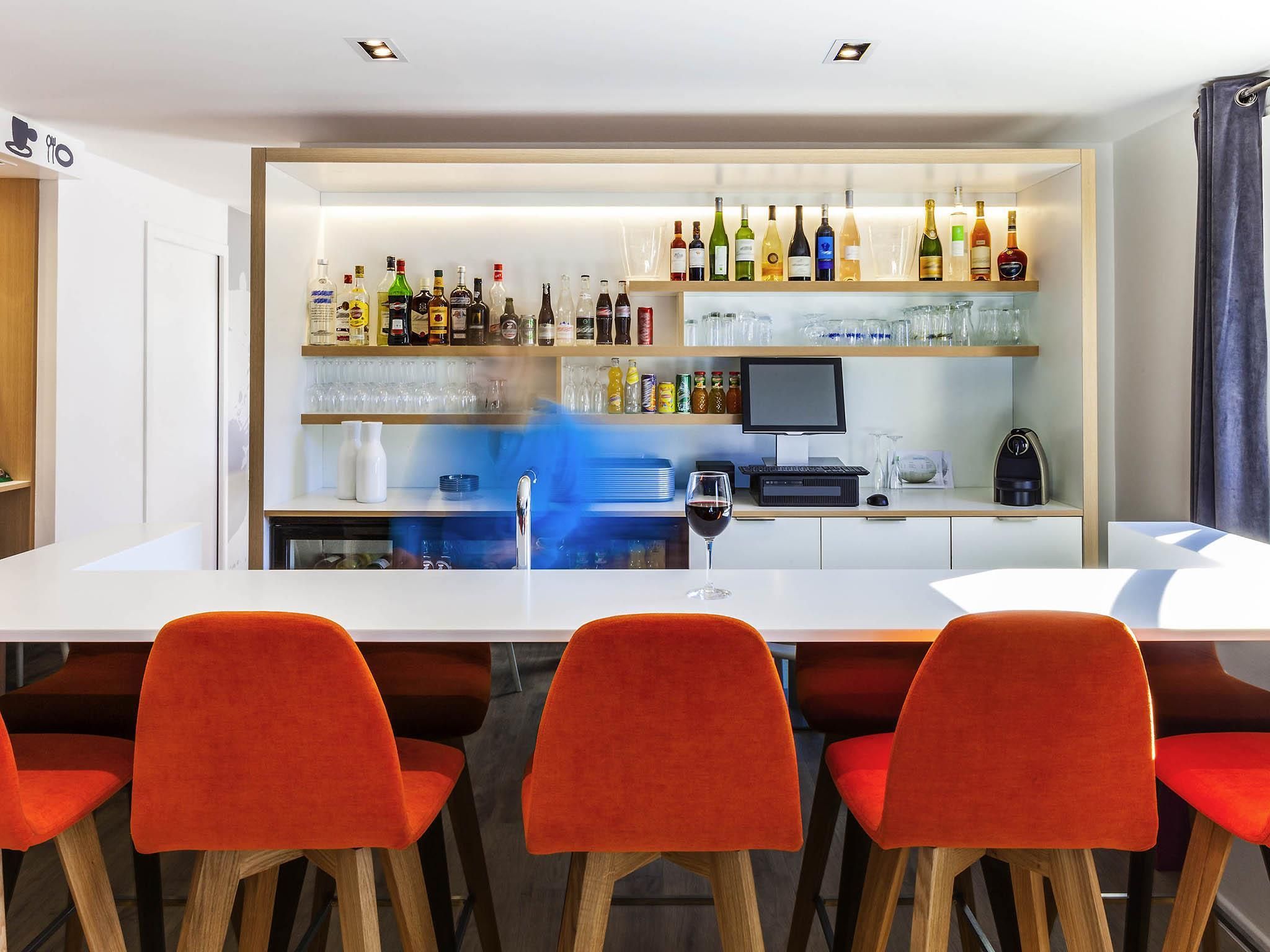 Bar (en la propiedad)