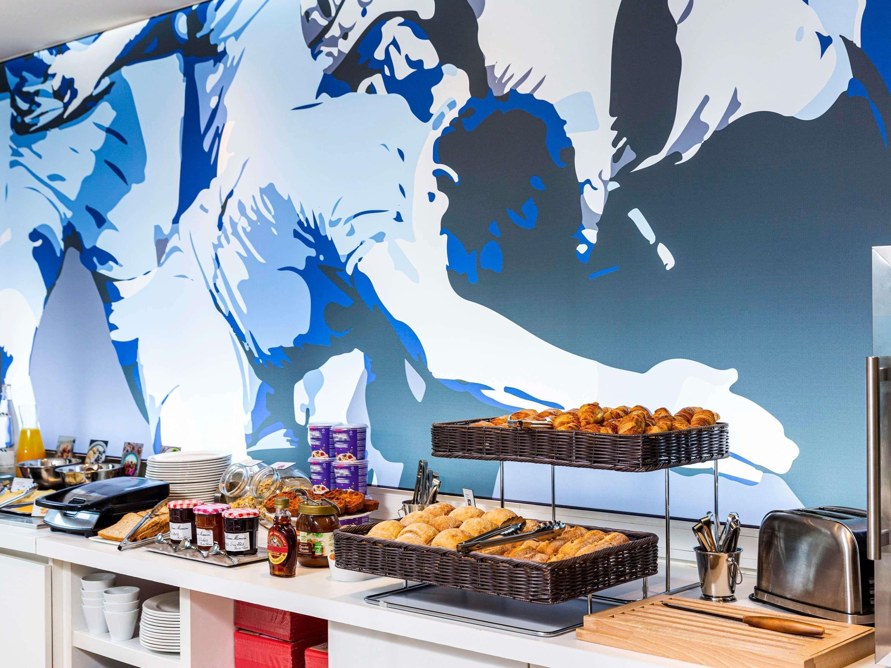 Daily buffet breakfast (EUR 12.90 per person)