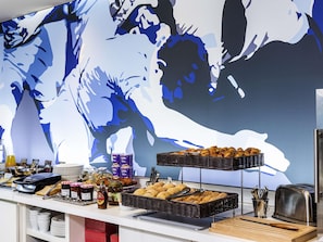 Petit déjeuner servi en supplément