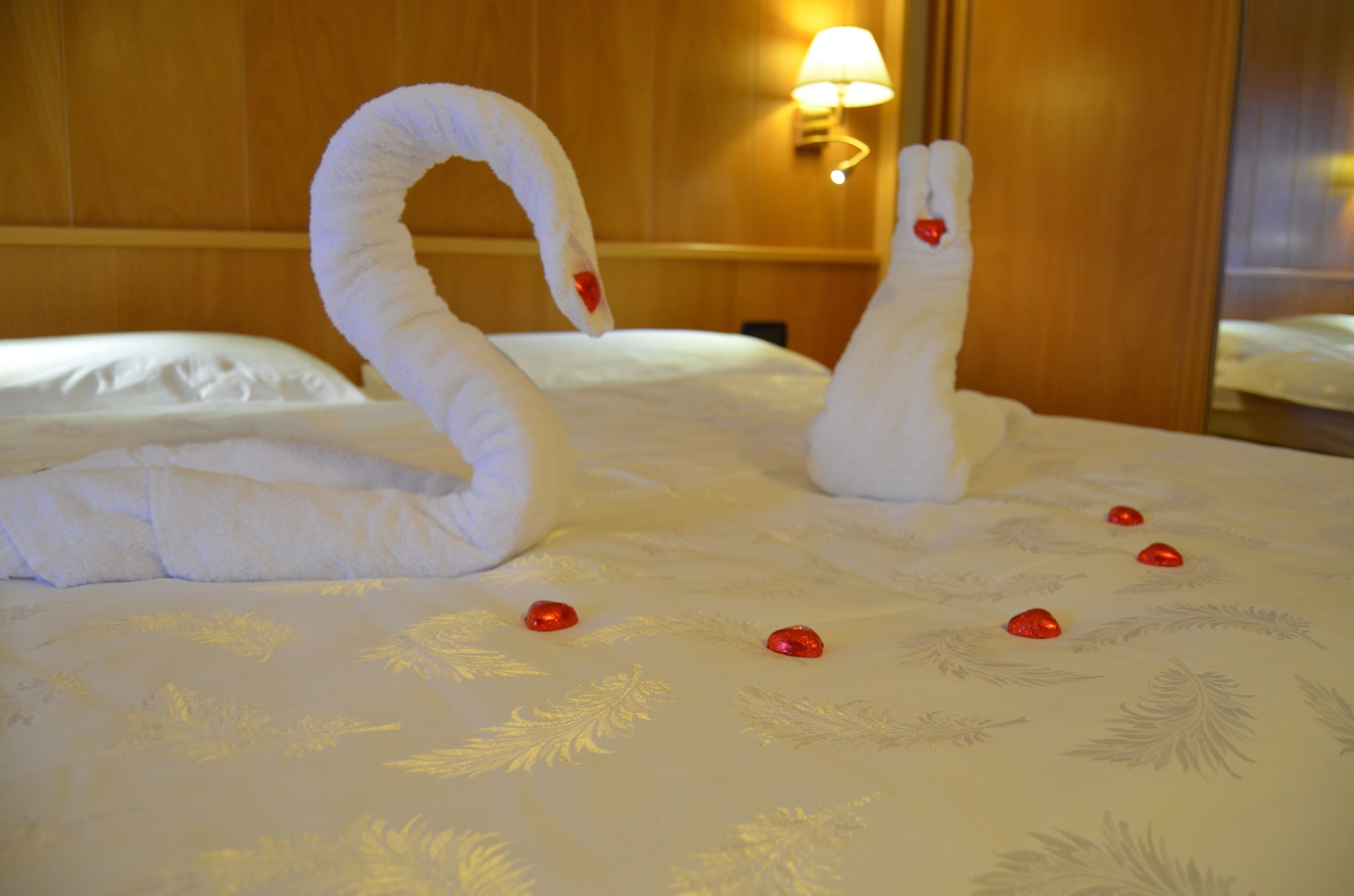 classic triple room | down duvets, in-room safe, individually decorated, desk