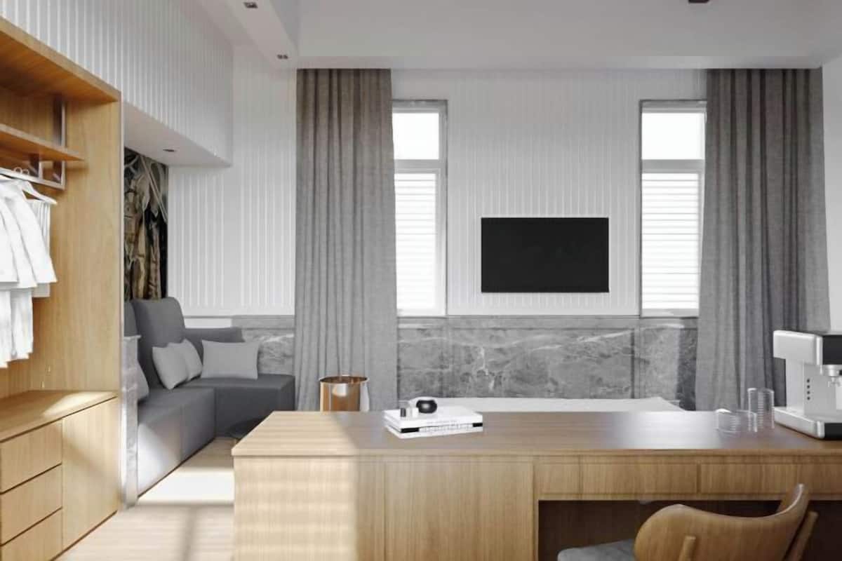 Premium bedding, minibar (free items), in-room safe, soundproofing