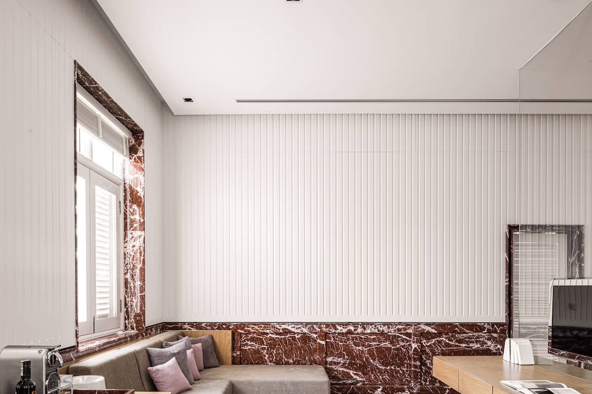 Deluxe Room, 1 King Bed | Premium bedding, minibar (free items), in-room safe, soundproofing