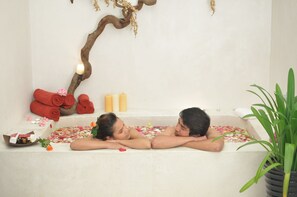 Behandlungsräume für Paare, Whirlpool, Körperbehandlungen, Aromatherapie