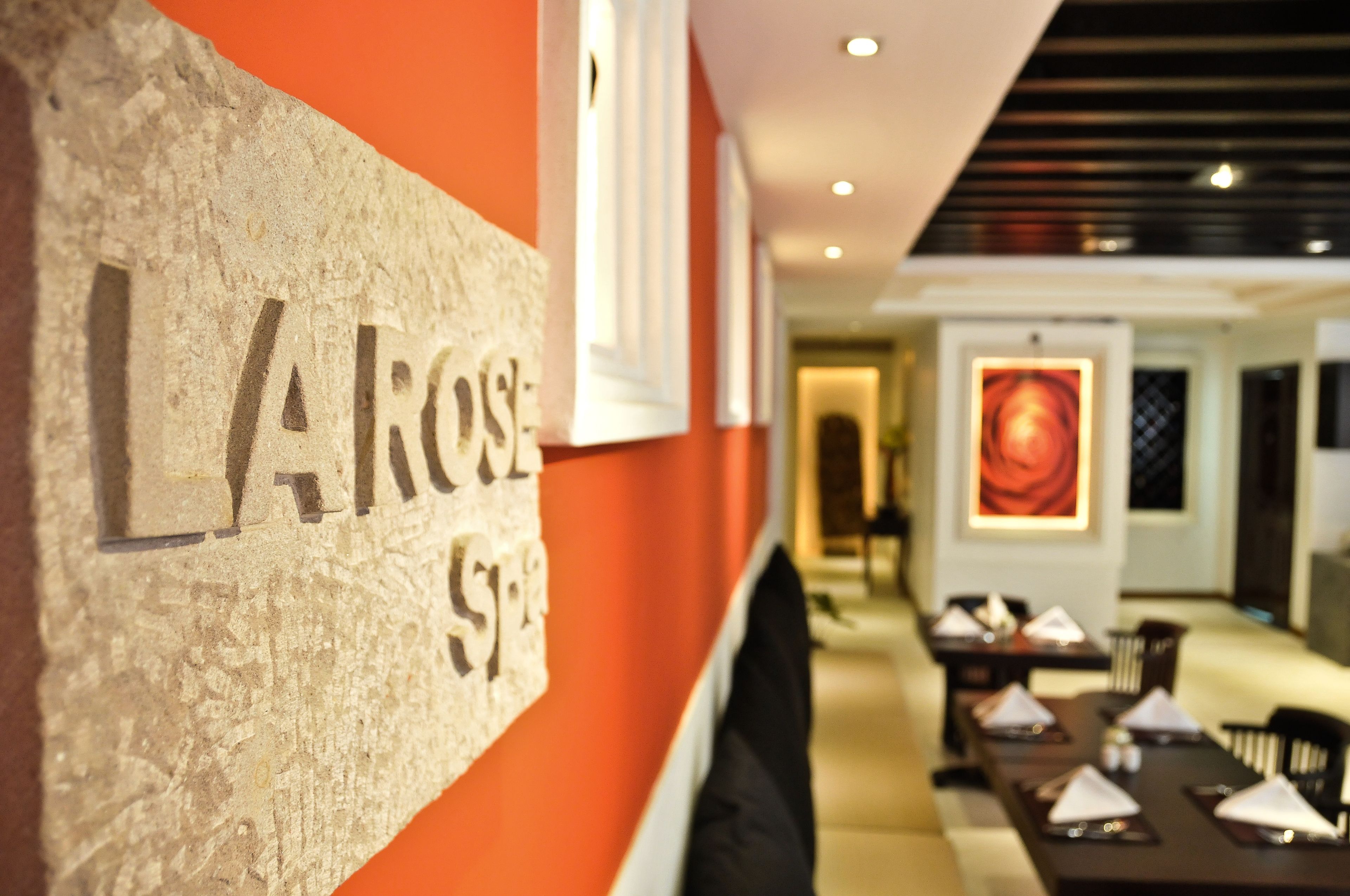 Breakfast, lunch and dinner served