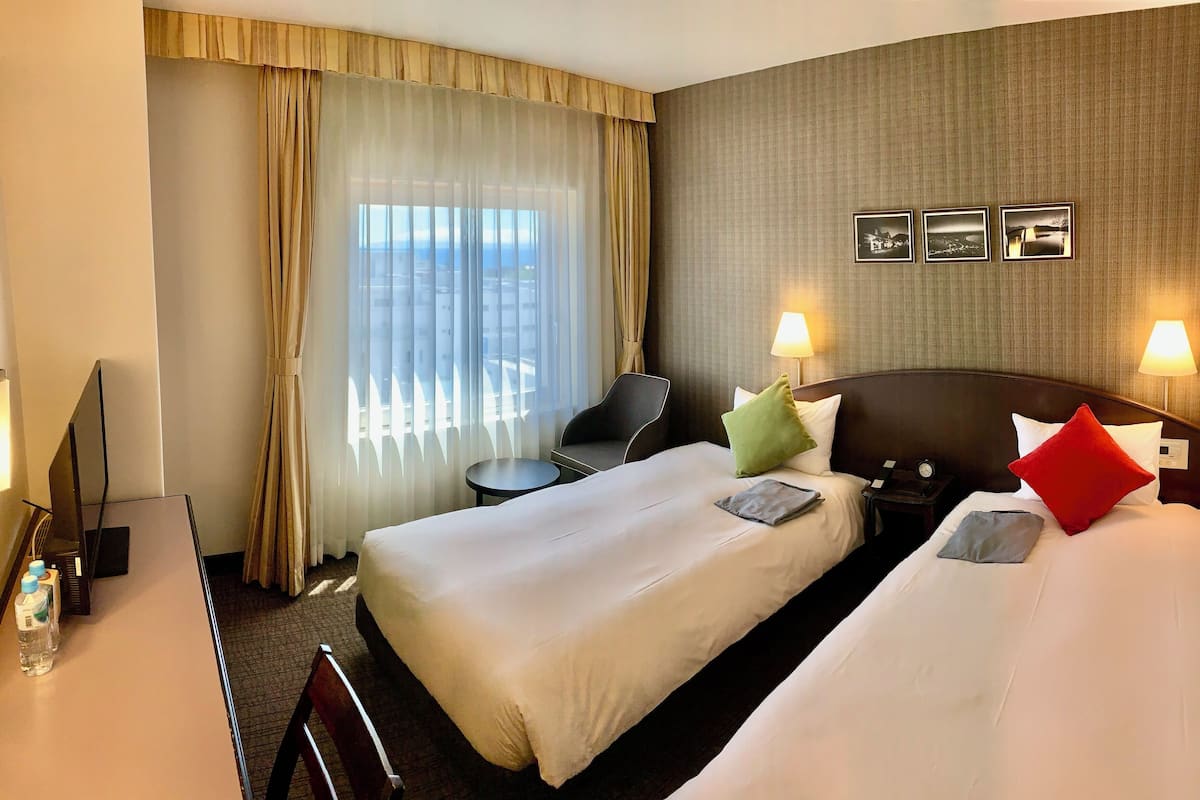 Economy Twin Room, Non Smoking | Desk, iron/ironing board, free WiFi, bed sheets