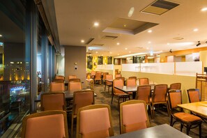 供应早餐和早午餐
