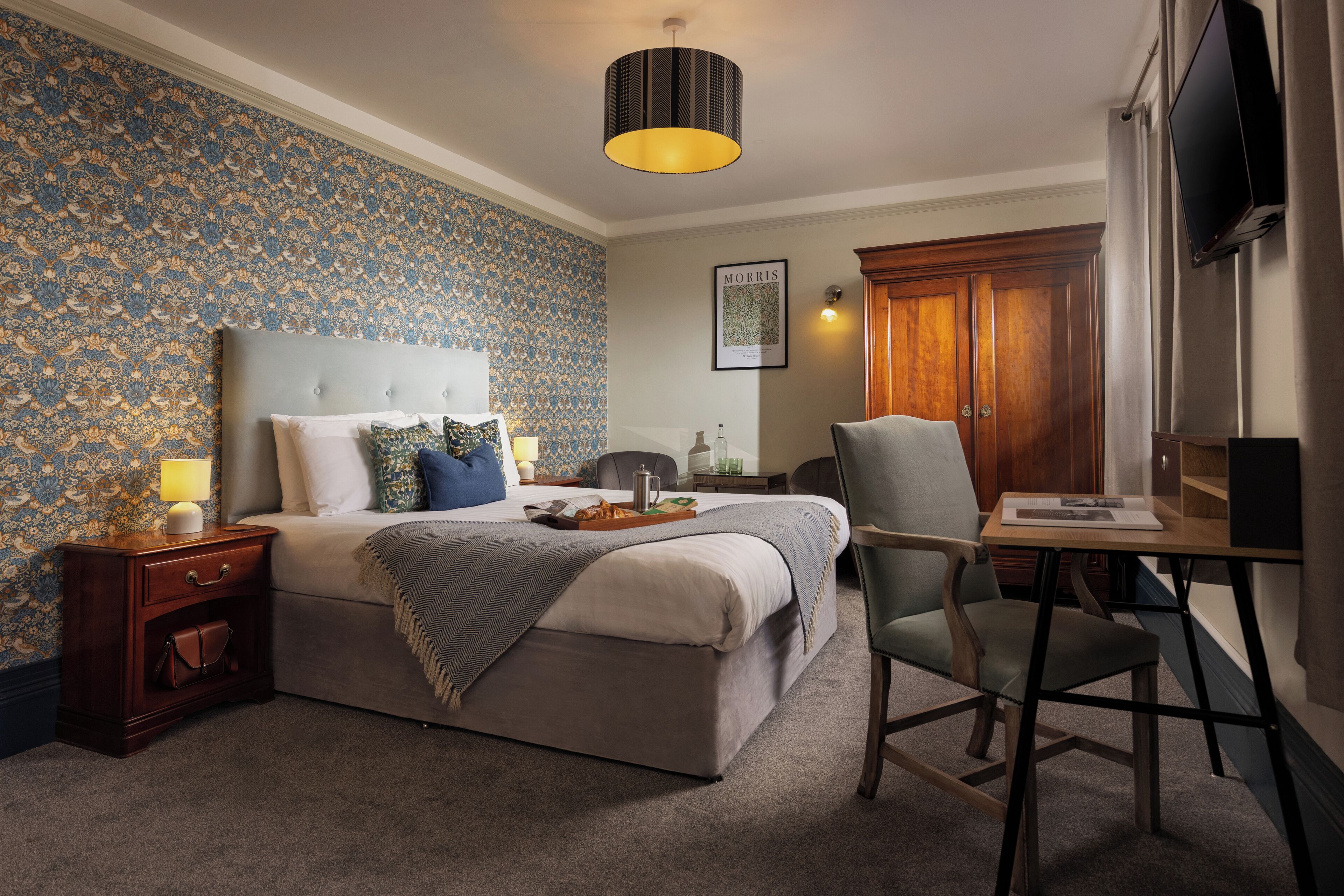 Individually decorated, desk, iron/ironing board, free WiFi