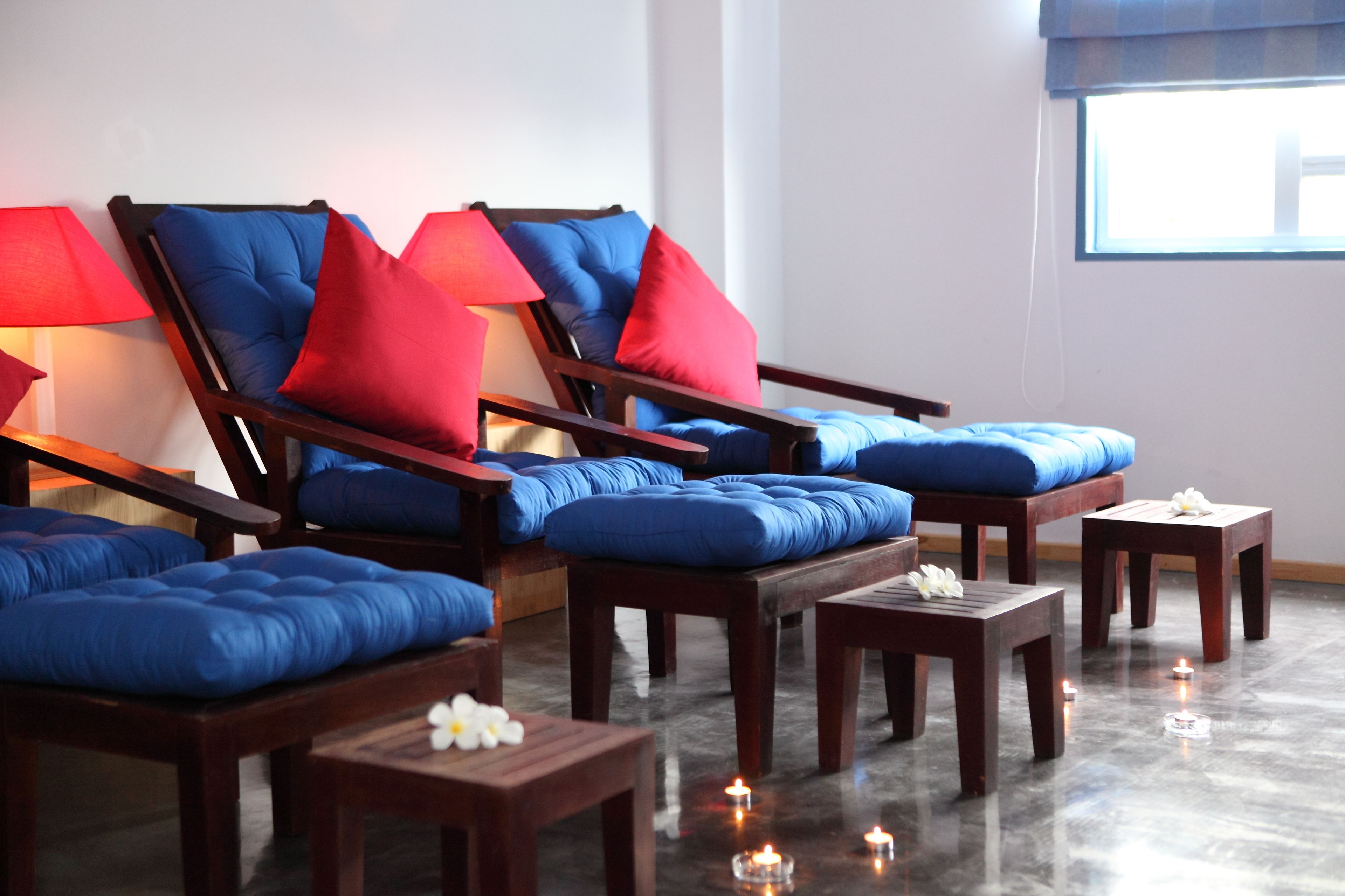 Body treatments, aromatherapy, body scrubs, facials, 2 treatment rooms