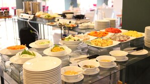 Tägliches inbegriffenes Frühstücksbuffet