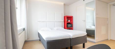 Rideaux occultants, chambres insonorisées, Wi-Fi gratuit, draps fournis