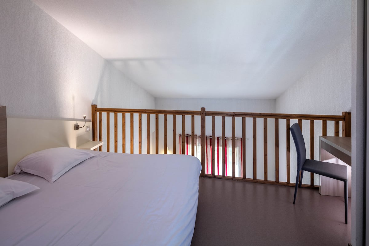 1 chambre, bureau, rideaux occultants, chambres insonorisées