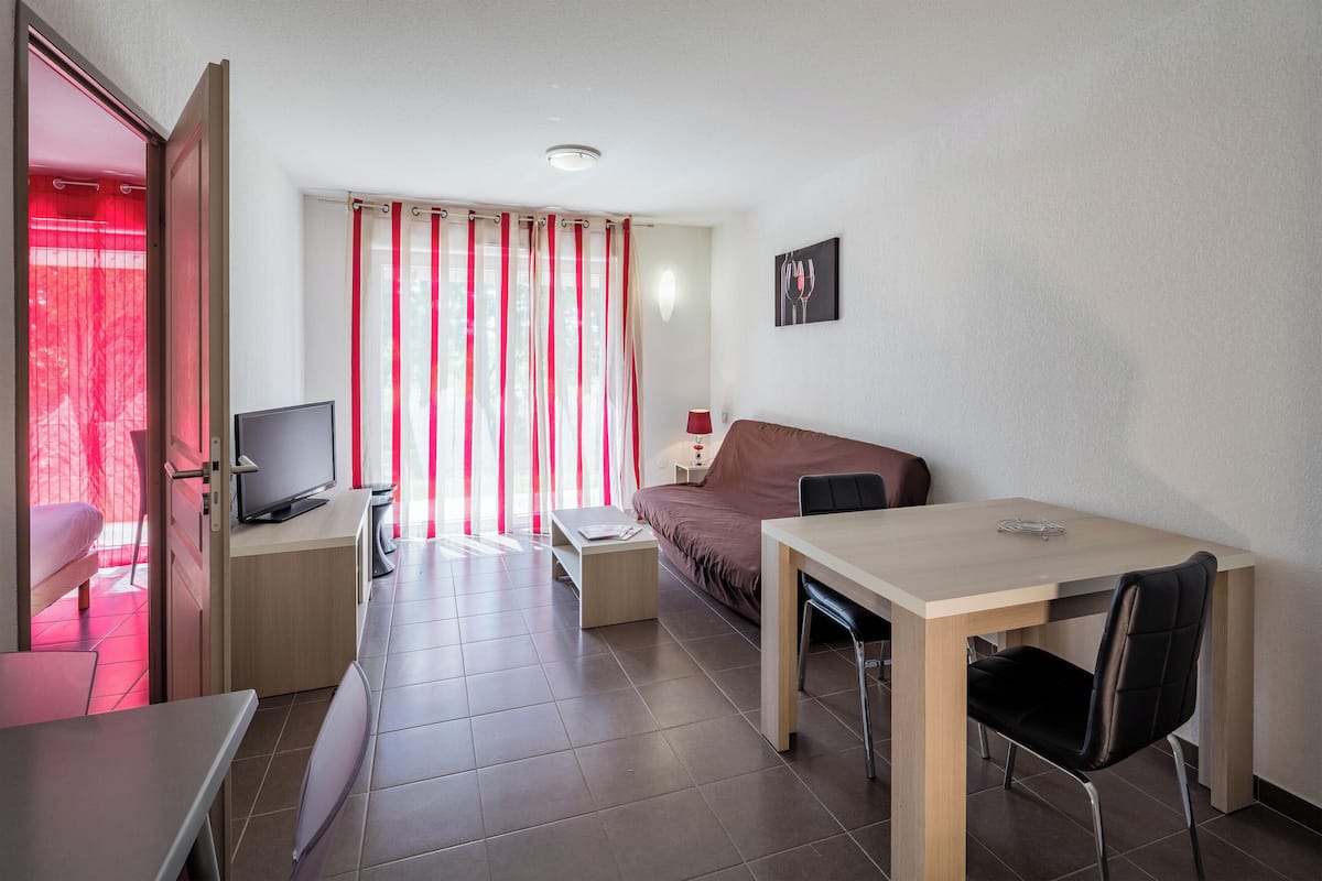 1 chambre, bureau, rideaux occultants, chambres insonorisées