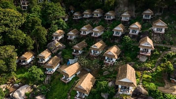 Diving Village | Living area | 32-inch TV with cable channels