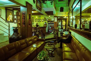 Reception hall - Kathmandu Eco Hotel (Kathmandu)