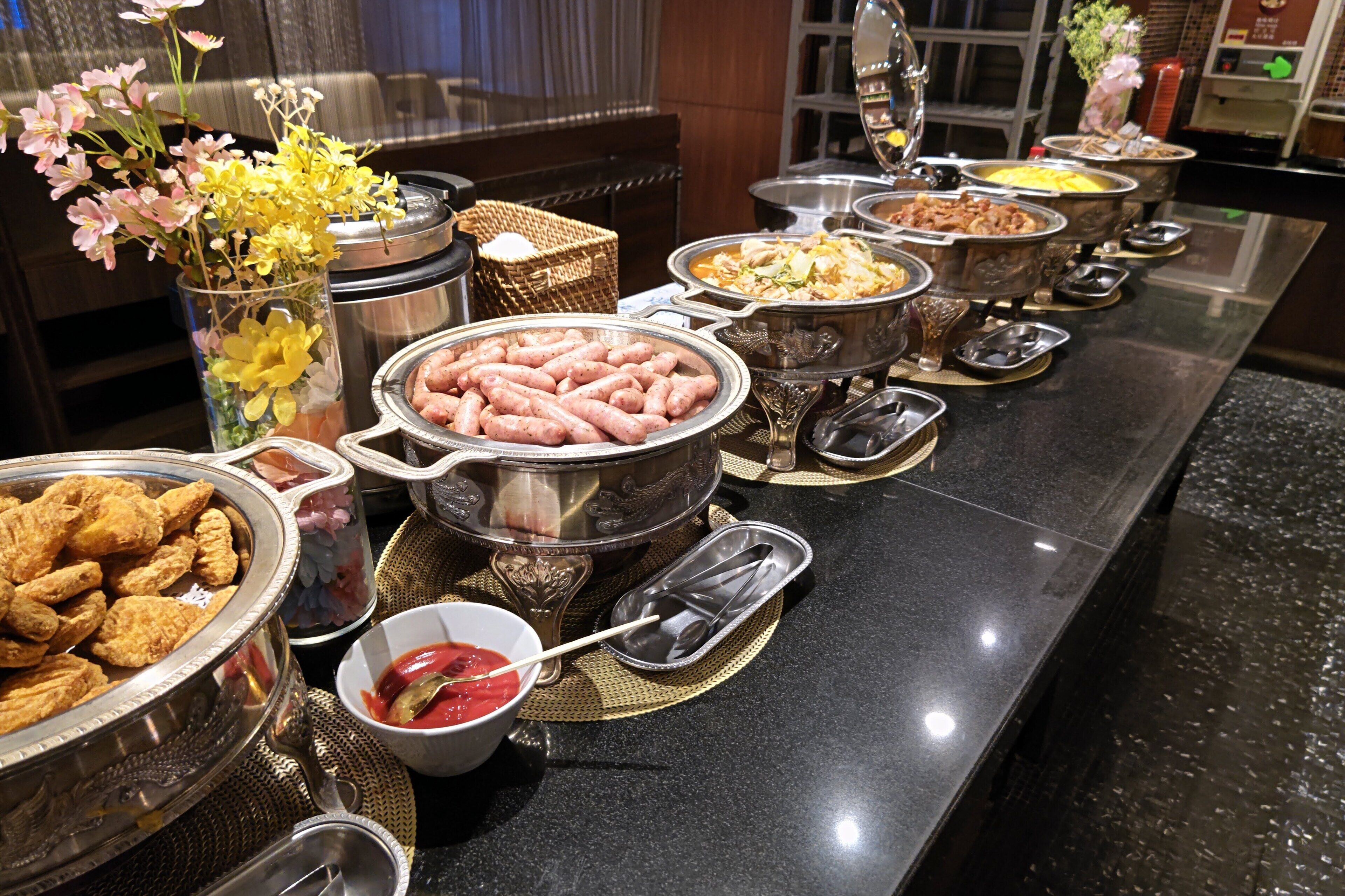 Bữa sáng buffet hàng ngày (1980 JPY/mỗi người) 