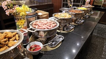 Bữa sáng buffet hàng ngày (1980 JPY/mỗi người)