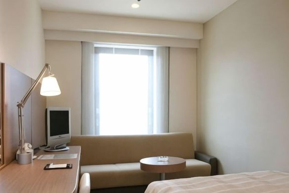 Down duvets, desk, blackout curtains, iron/ironing board (on request)