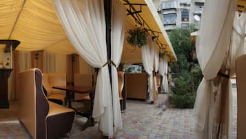 Bar (in der Unterkunft)
